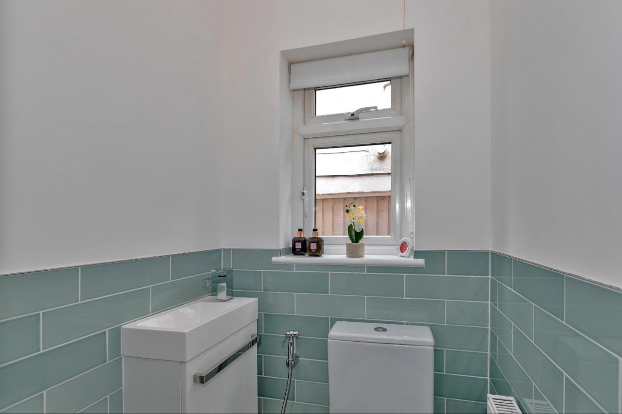Vila Finest Retreats - Debarnes House Solihull Exteriér fotografie